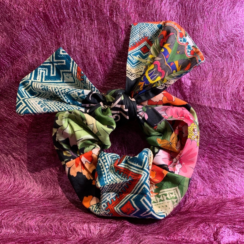 🌸 Johnny Was Floral Print Hair Scrunchie Bow
